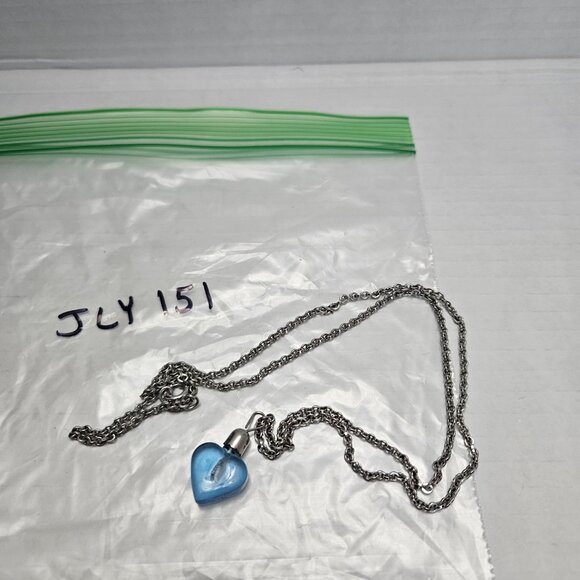GRAIN OF RICE NECKLACE IN BLUE HEART PENDANT, WITH "MARY" - Picture 2 of 3